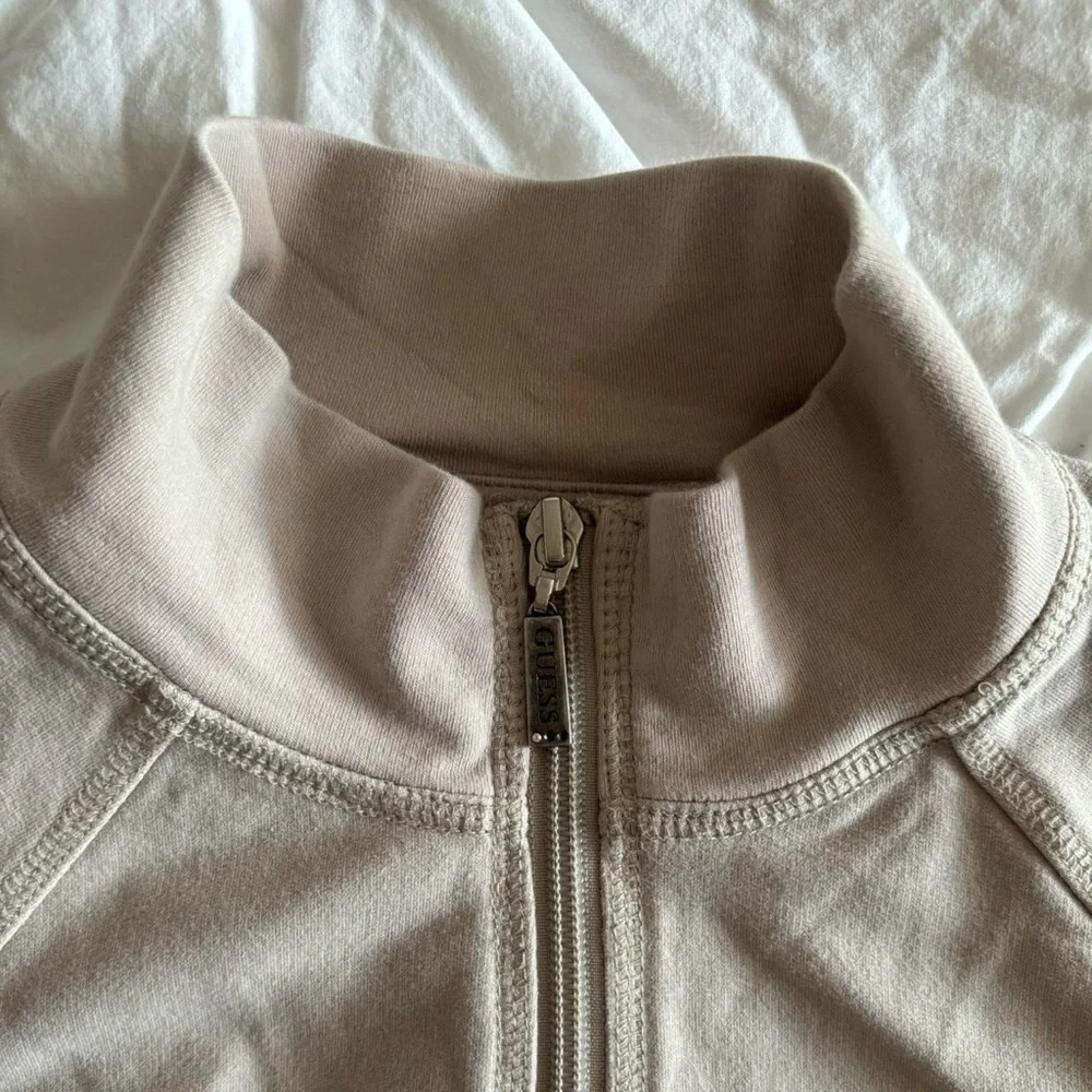 guess athleisure zip up jacket - Picture 4 of 5